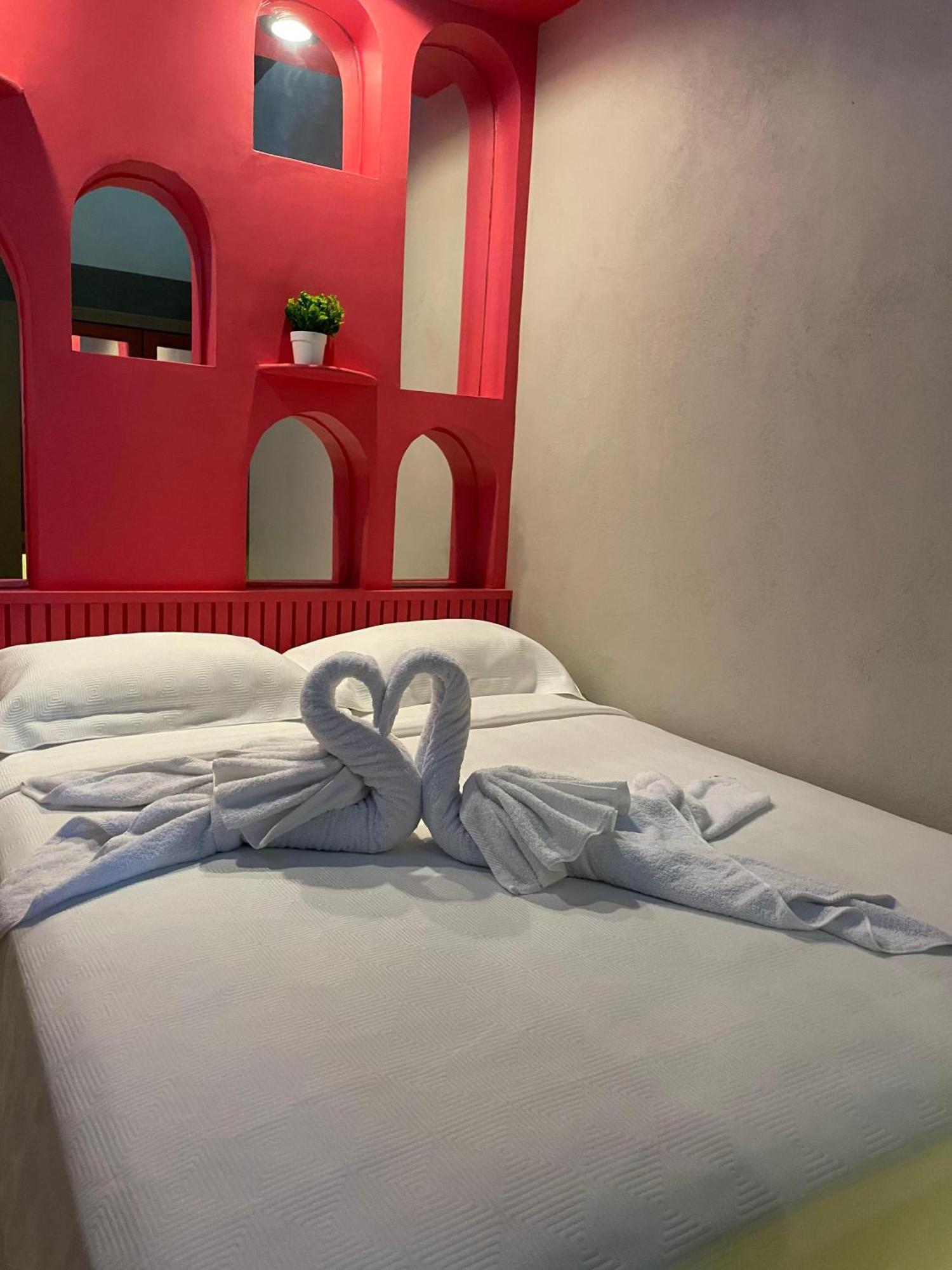 Hostal Poquito A Poquito วัลลาโดลิด ภายนอก รูปภาพ