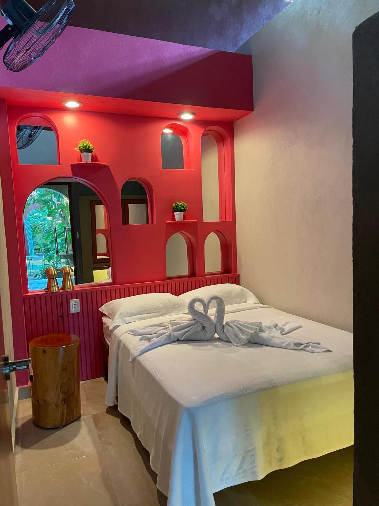 Hostal Poquito A Poquito วัลลาโดลิด ภายนอก รูปภาพ