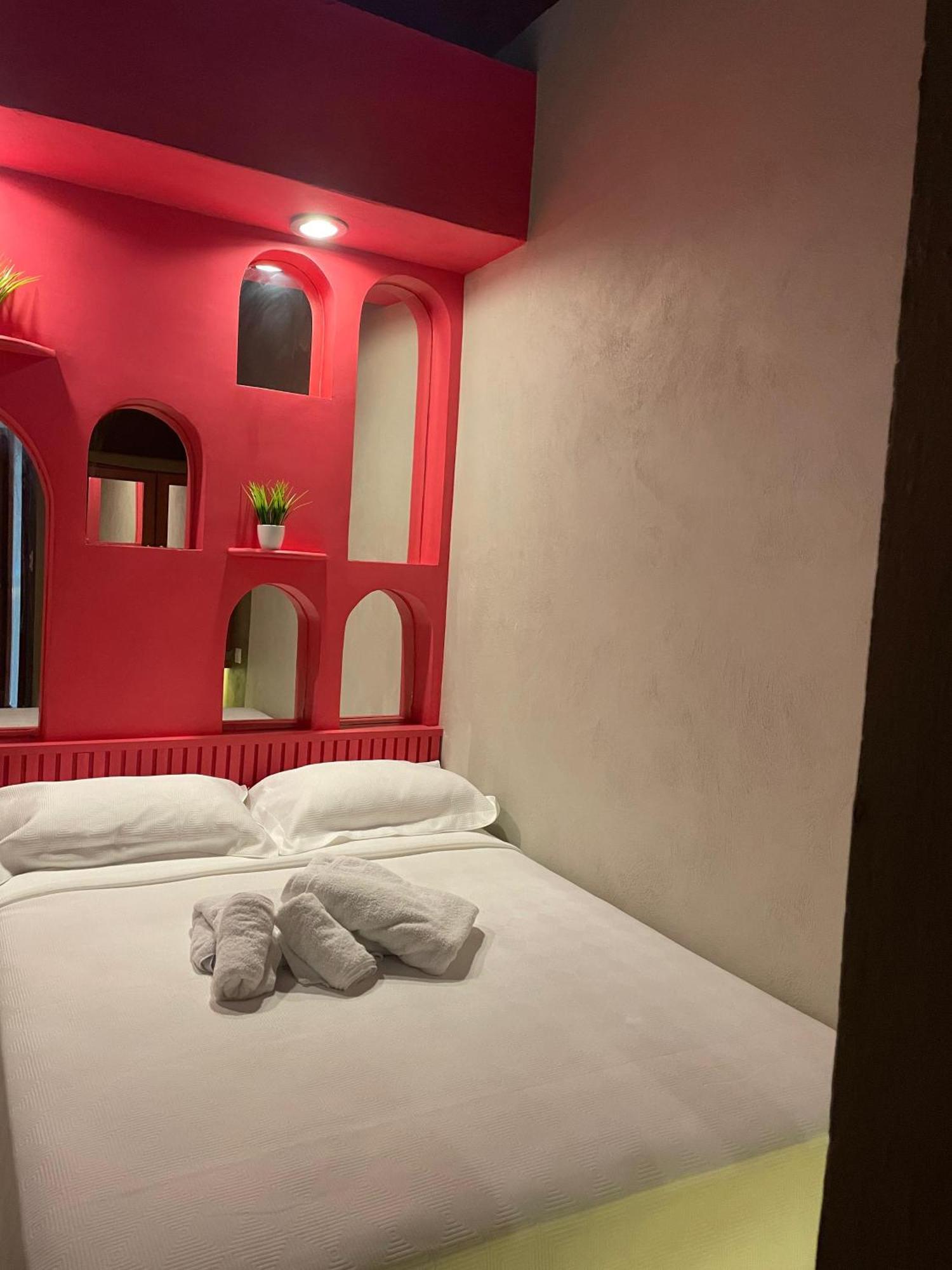 Hostal Poquito A Poquito วัลลาโดลิด ภายนอก รูปภาพ