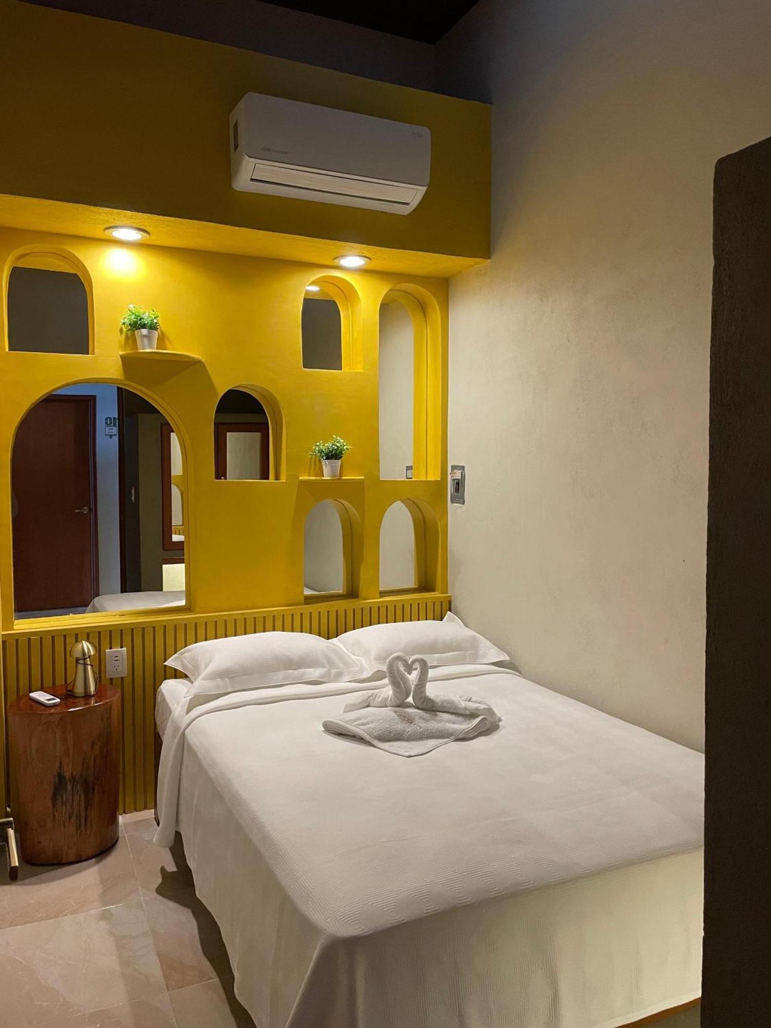 Hostal Poquito A Poquito วัลลาโดลิด ภายนอก รูปภาพ