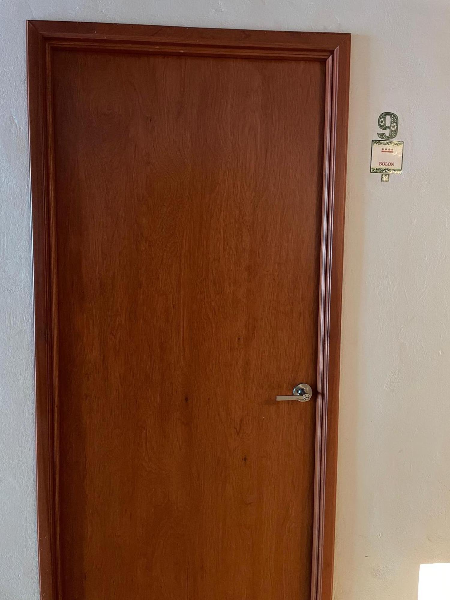 Hostal Poquito A Poquito วัลลาโดลิด ภายนอก รูปภาพ