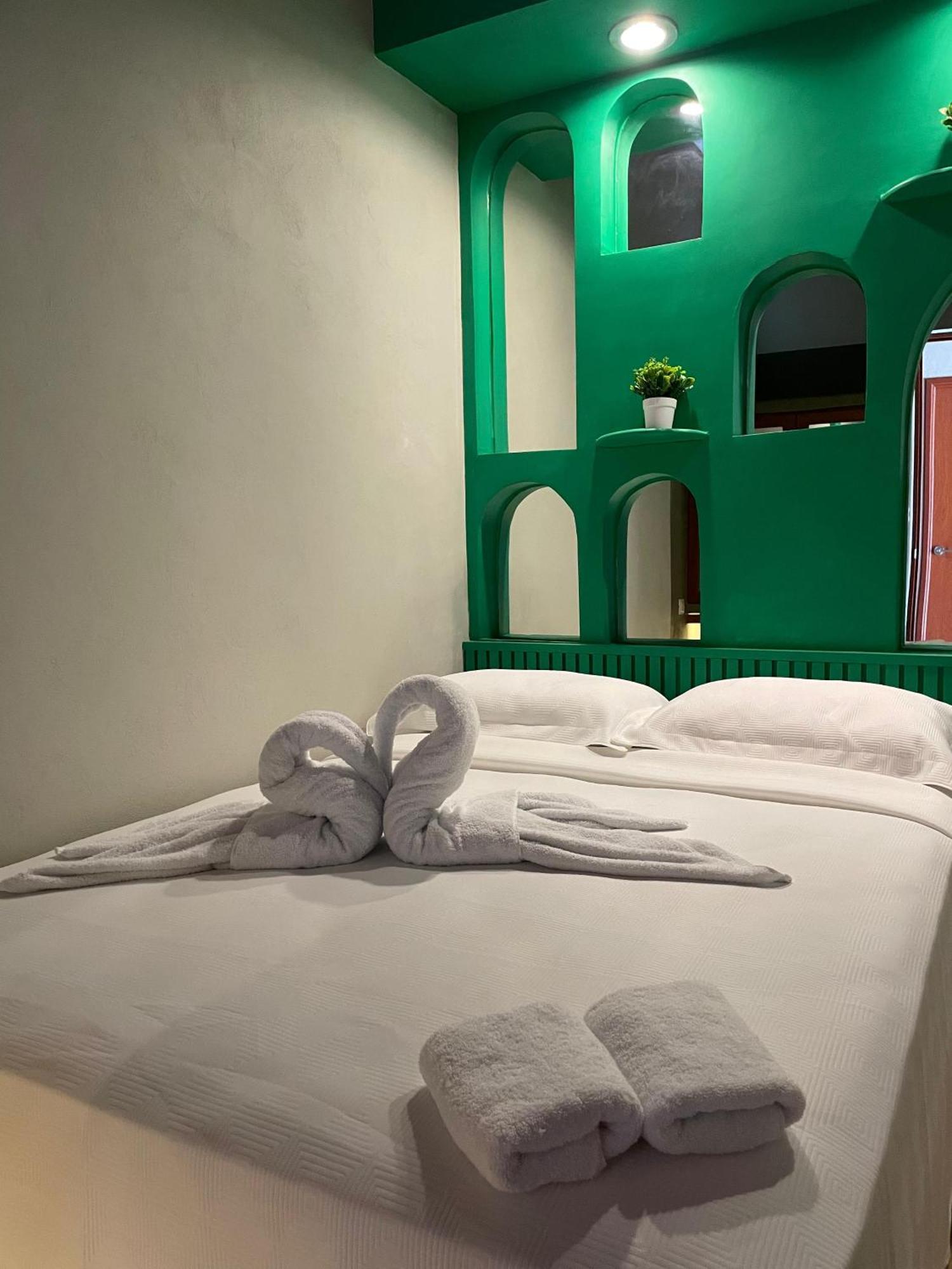 Hostal Poquito A Poquito วัลลาโดลิด ภายนอก รูปภาพ