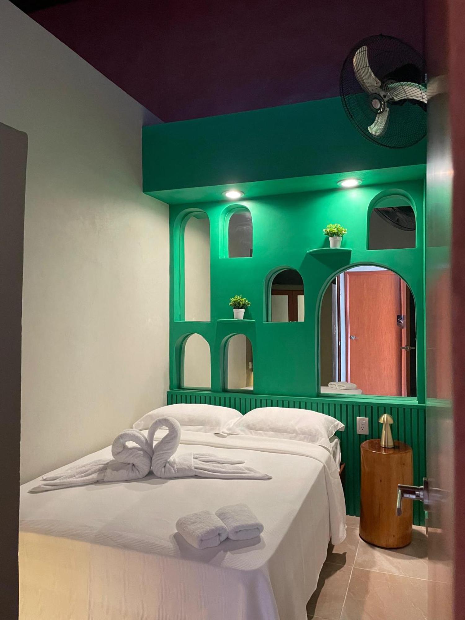 Hostal Poquito A Poquito วัลลาโดลิด ภายนอก รูปภาพ