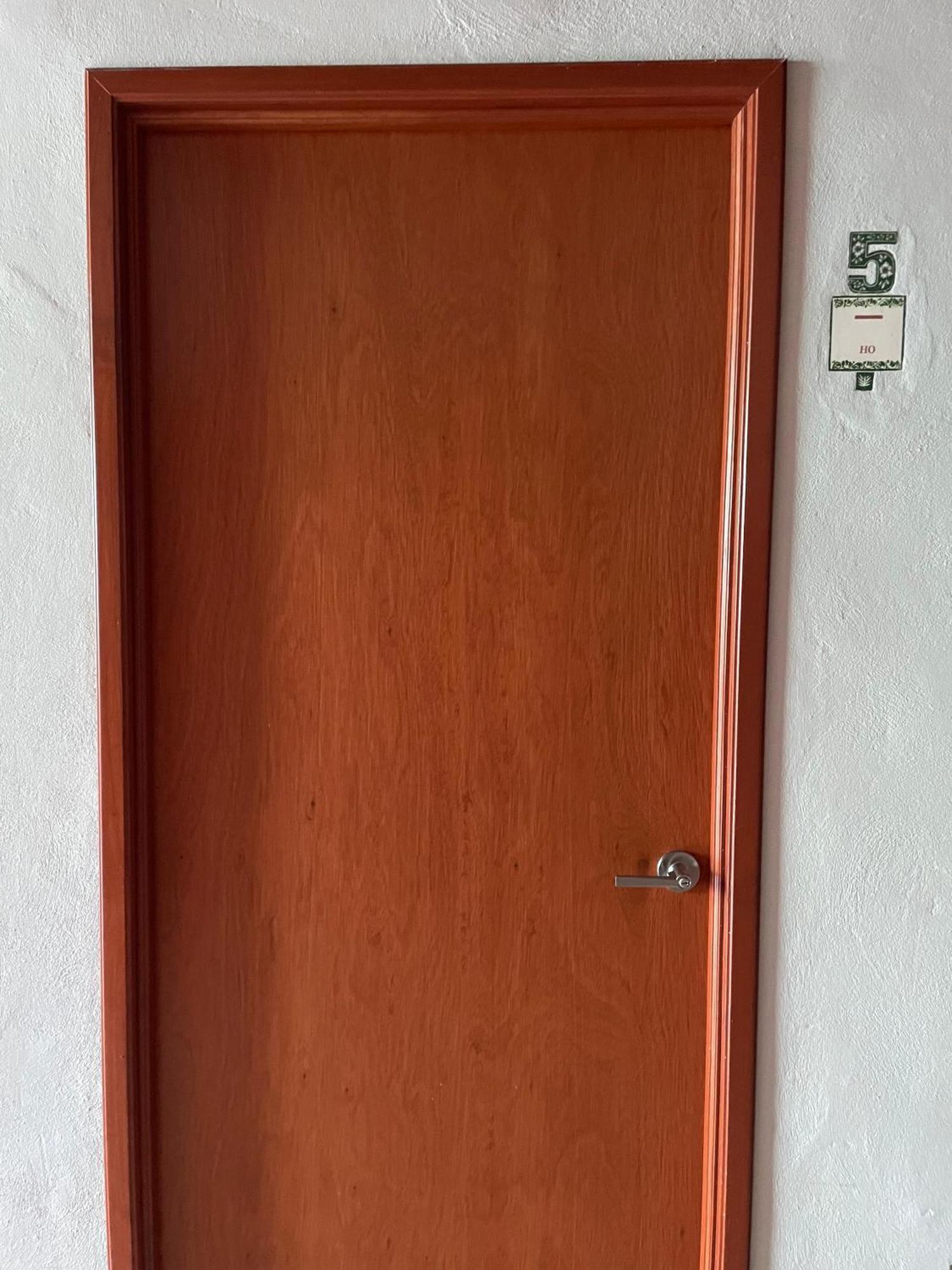 Hostal Poquito A Poquito วัลลาโดลิด ภายนอก รูปภาพ