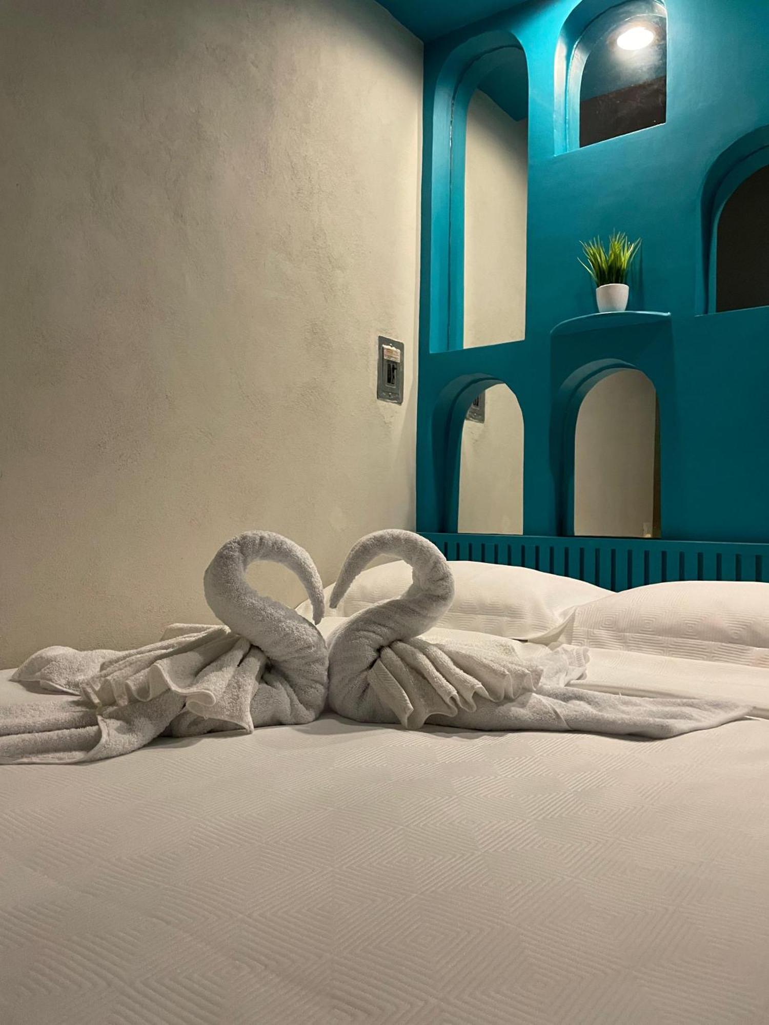 Hostal Poquito A Poquito วัลลาโดลิด ภายนอก รูปภาพ