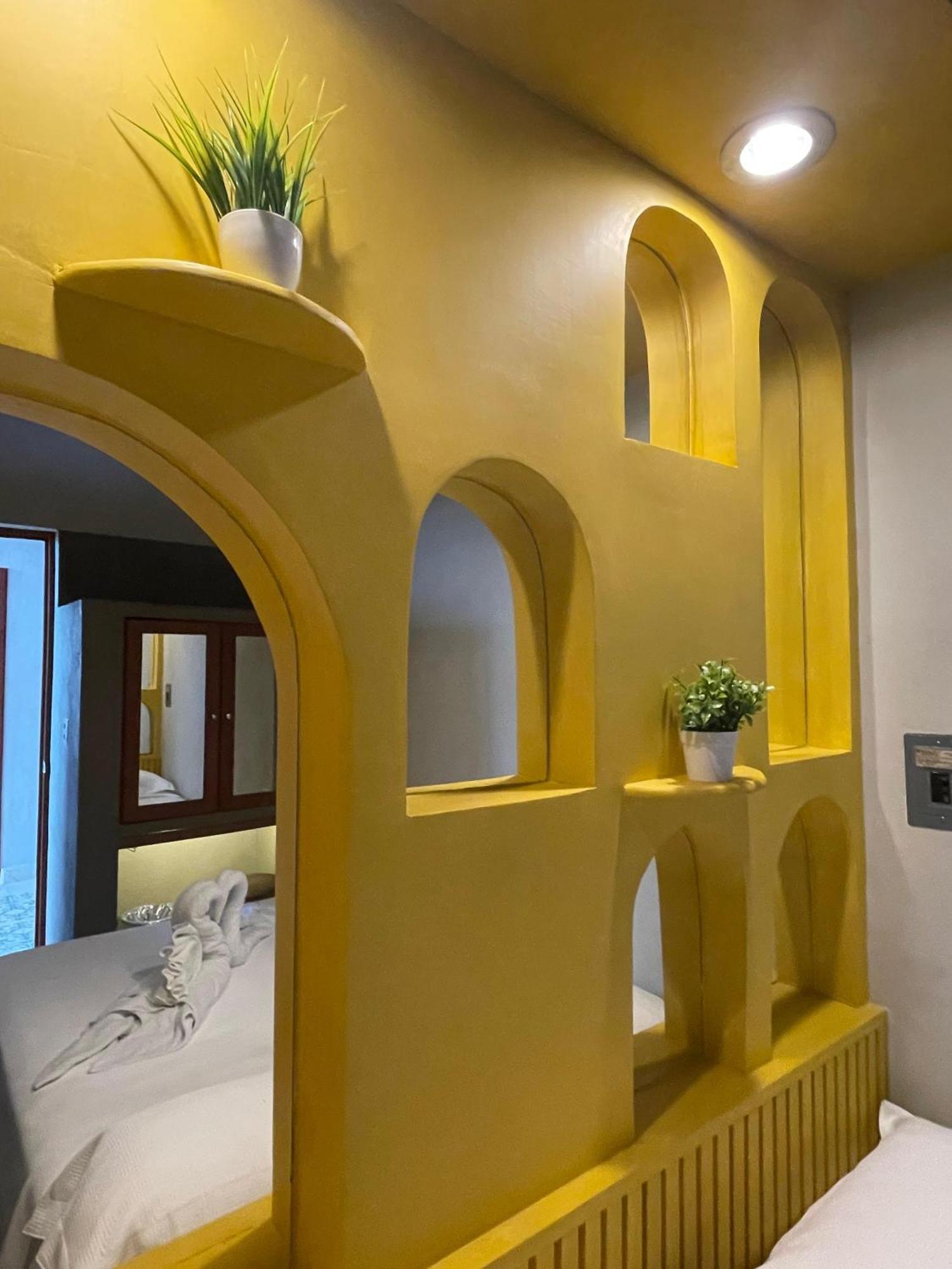 Hostal Poquito A Poquito วัลลาโดลิด ภายนอก รูปภาพ