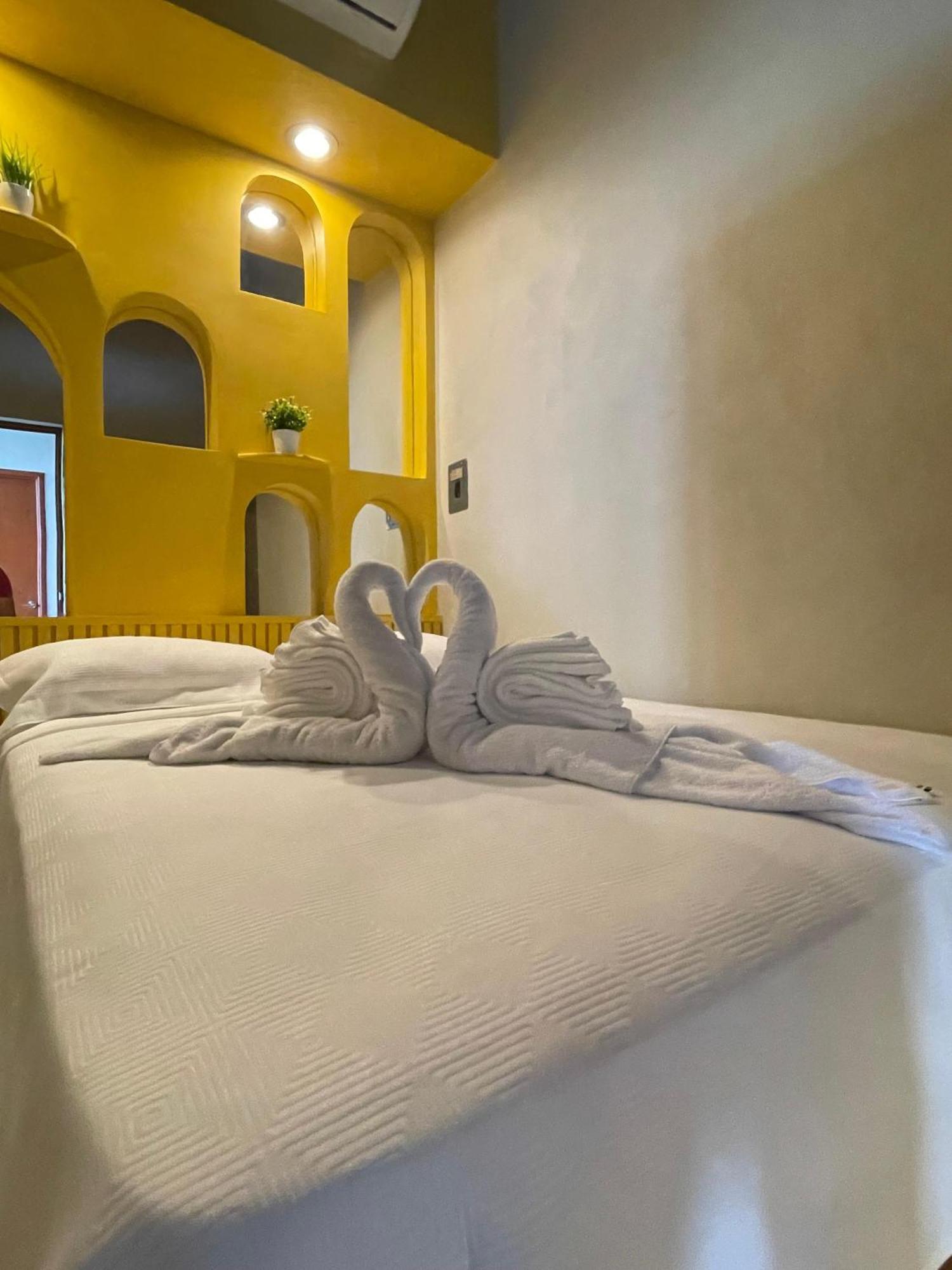 Hostal Poquito A Poquito วัลลาโดลิด ภายนอก รูปภาพ